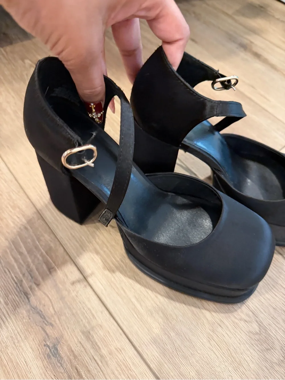 H&M bold platform